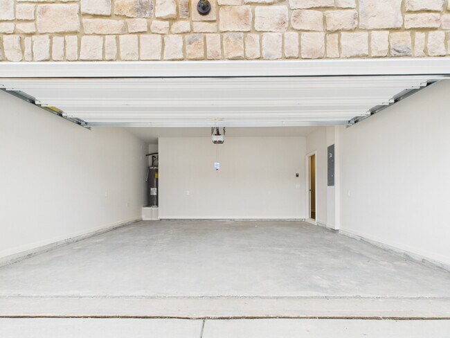 Building Photo - Beautiful New Construction END UNIT Townhome – Now Available for Lease!