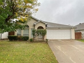 Building Photo - 6008 Castanada Dr