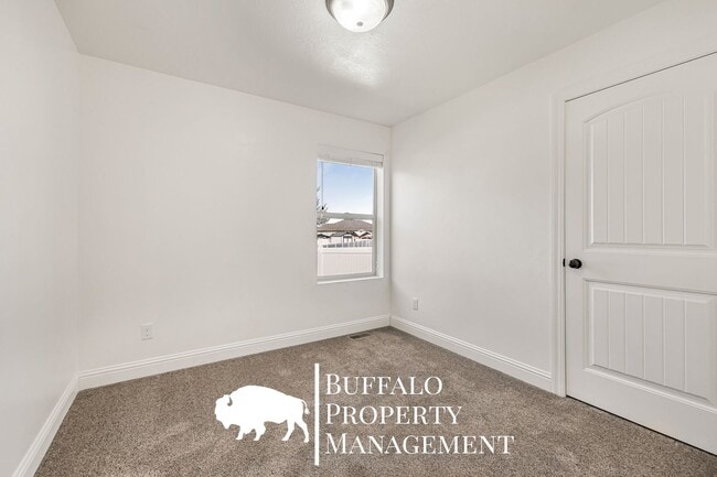 Building Photo - 4211 Roy Cir