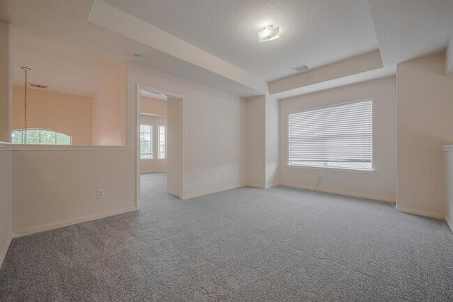 Building Photo - 155 Rodeo Dr