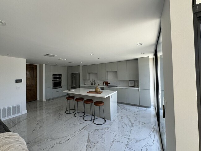 Building Photo - Stunning Remodeled Condo with Iconic Disney Concert Hall Views in the Heart of Downtown LA!