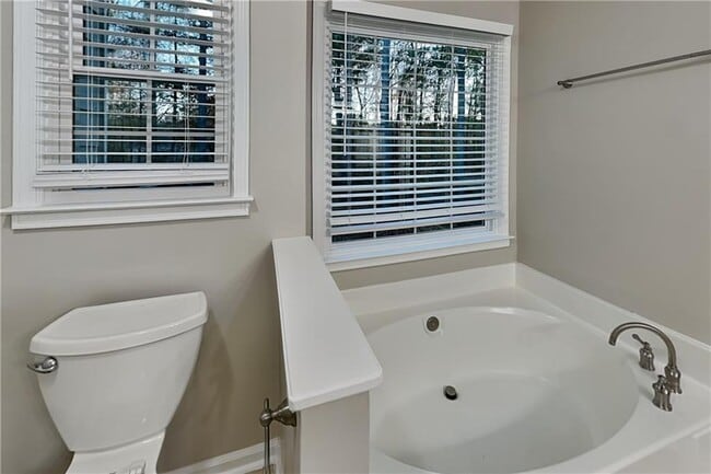 Building Photo - 1828 Danbury Ct