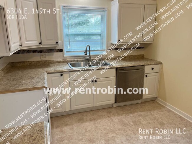 Building Photo - 6304 E 149th St