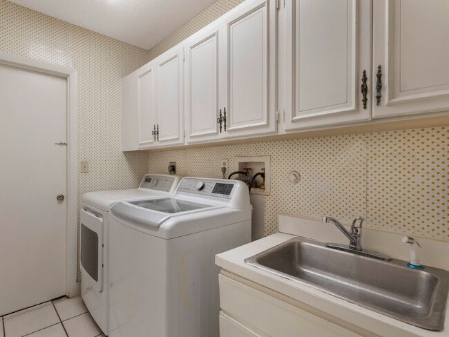 Building Photo - 1201 Pine Sage Cir