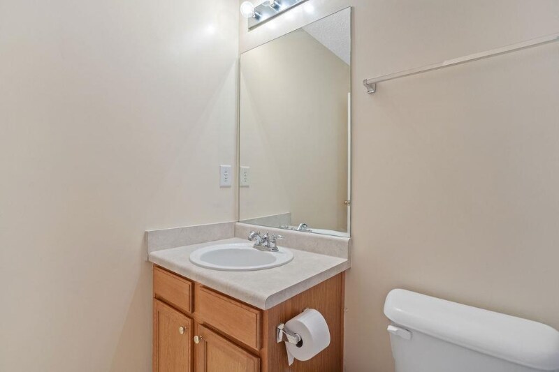Building Photo - 6213 Hickory Ln Cir