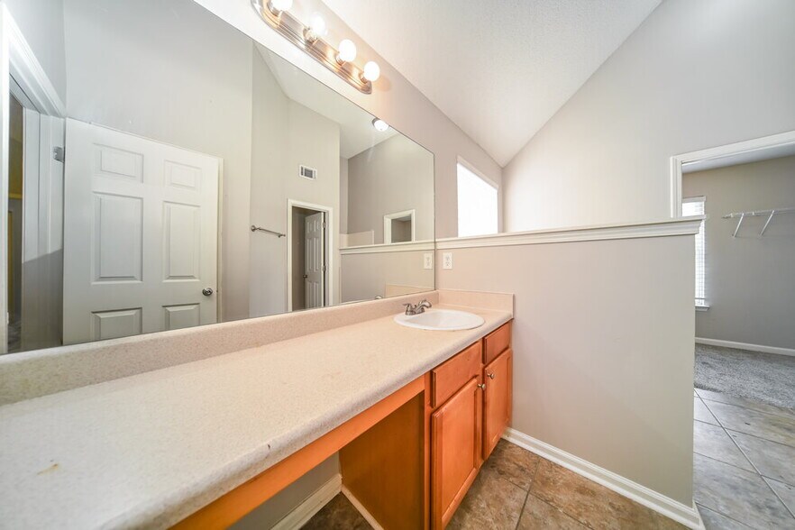 Building Photo - 4117 Alveston Dr