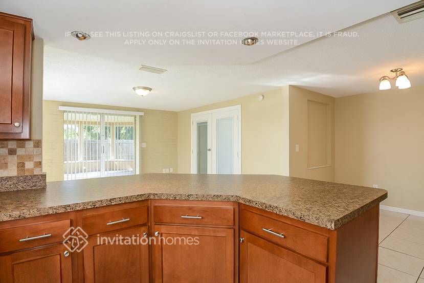 Building Photo - 1741 Dartmouth Dr