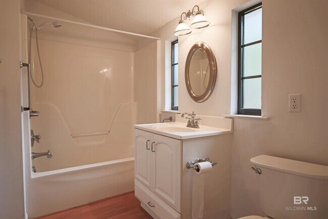 Building Photo - 509 Fels Ave