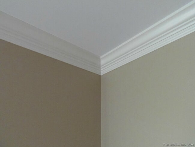 Building Photo - 67 W Main St