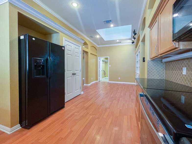 Building Photo - 10113 Condor Loop