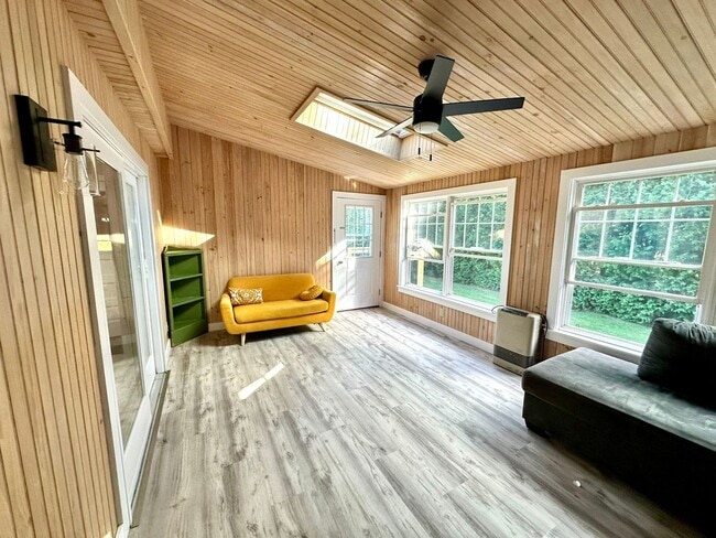 Building Photo - Beautiful Three Bedroom house for rent @ R...