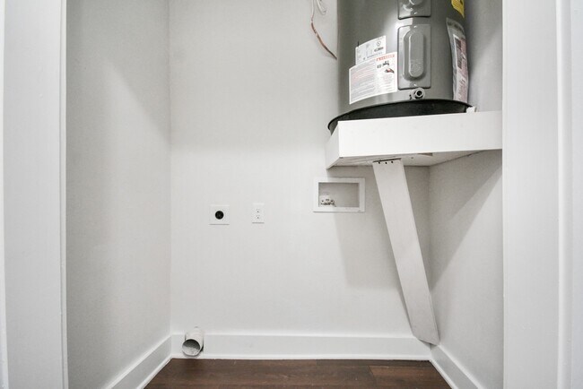 Building Photo - 9429 Fairland Dr