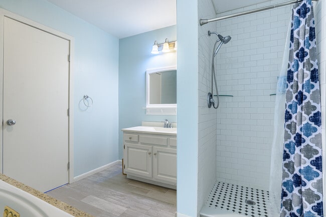 Building Photo - 84 Stillmeadow Cir