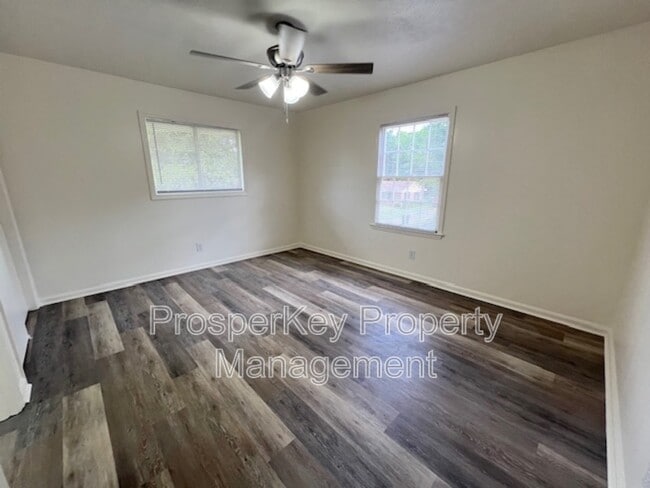 Building Photo - 3465 Melrose Dr