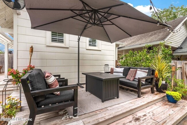 Building Photo - 4236 Melrose Ave