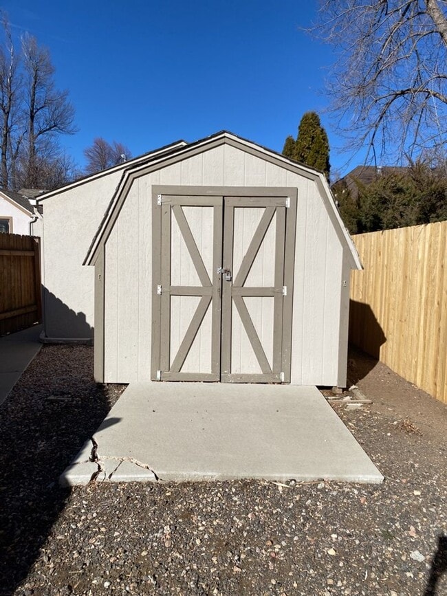 Building Photo - 1127 W Mulberry St