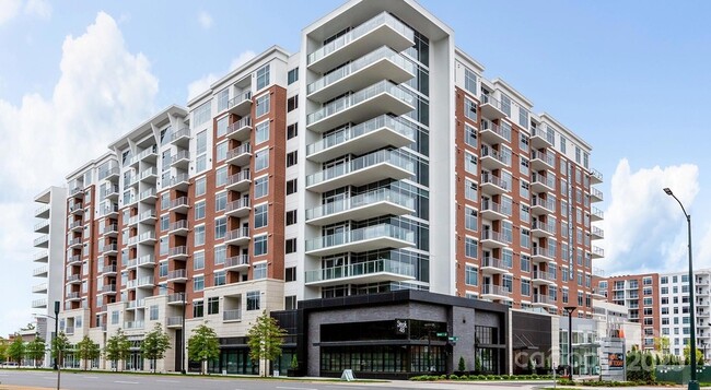 Building Photo - 4425 Sharon Rd