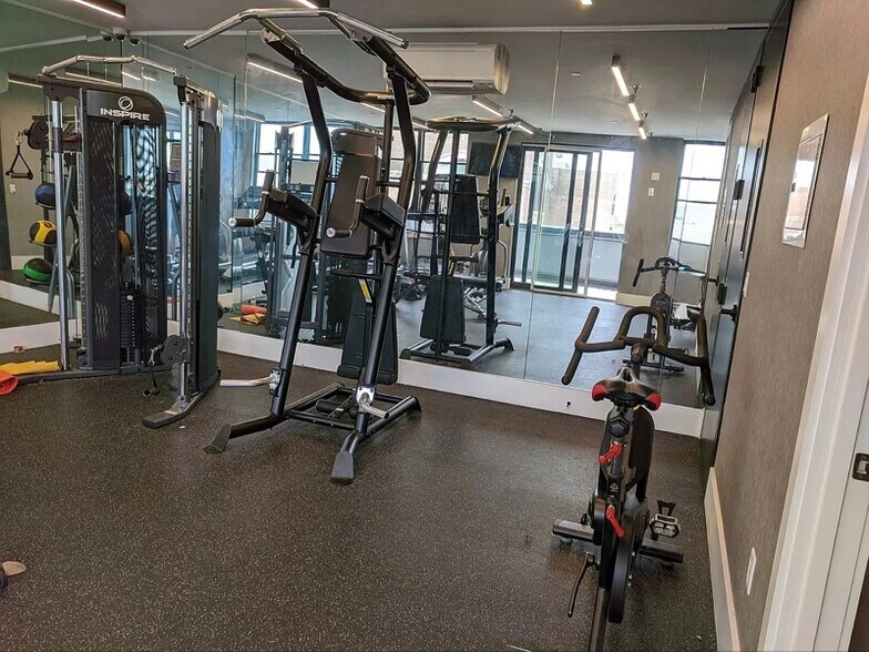 Building Photo - 333 Cypress Ave