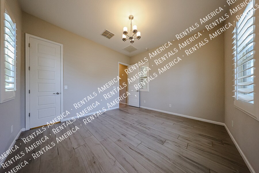 Building Photo - 248 E Desert Broom Dr
