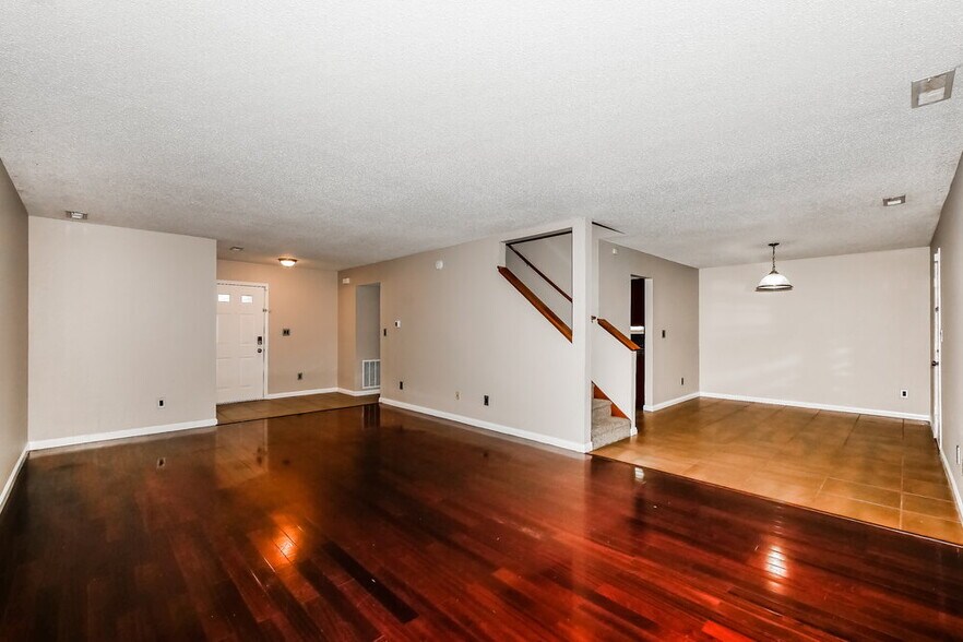 Building Photo - 4008 Crabtree Ct