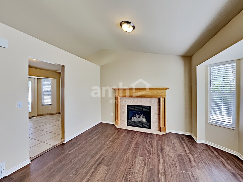 Building Photo - 793 E 890 N