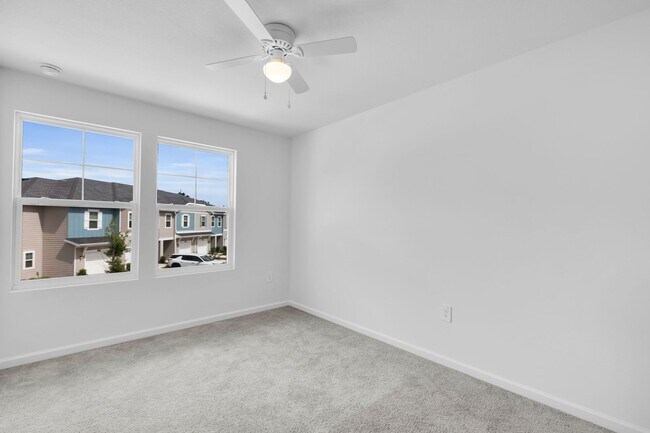 Building Photo - 4915 SW 81st Lp