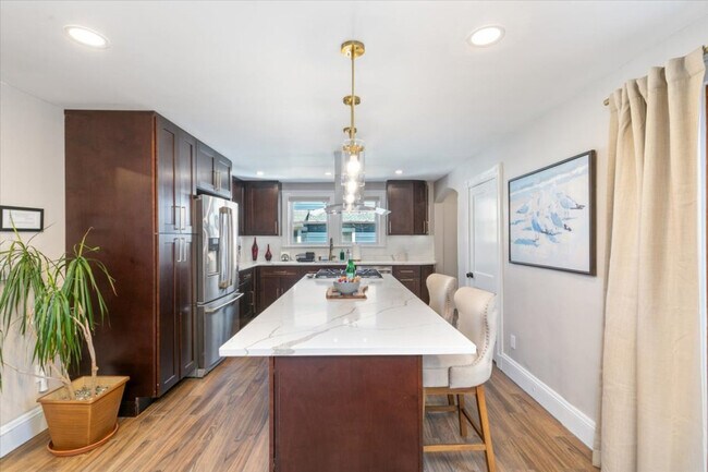 Building Photo - 17 Cedar Terrace