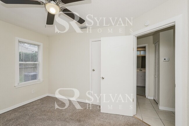 Building Photo - Experience the Lifestyle awaiting you!