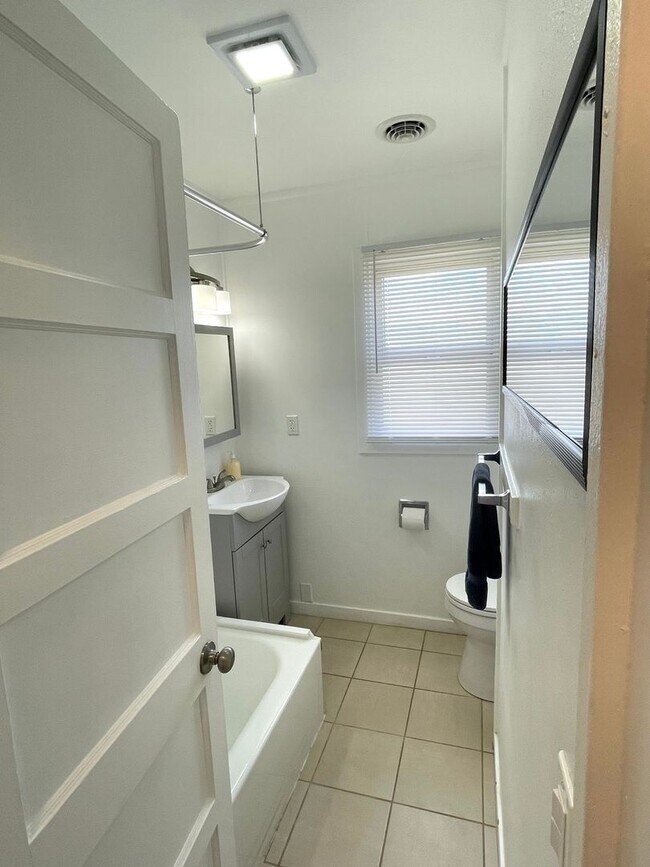 Building Photo - Completely Remodeled Three Bedroom One Bat...