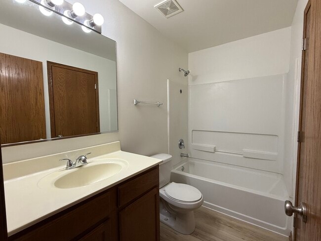 Building Photo - 4555 Camden Ln