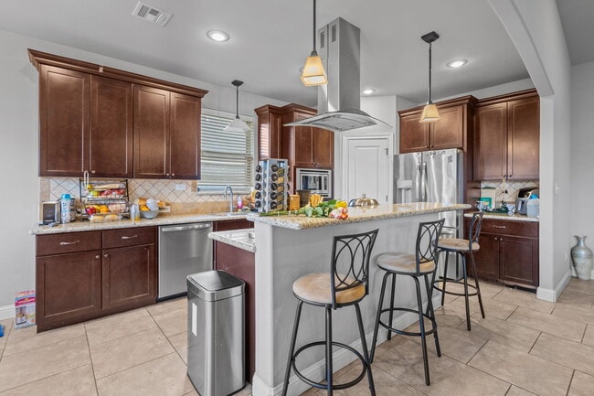 Building Photo - 6790 Woodridge Drive