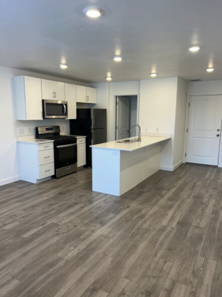 Building Photo - 3933 Orinda Dr