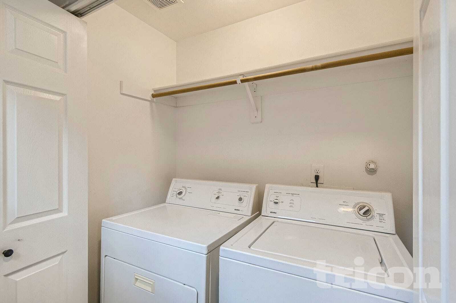 Building Photo - 577 SW 207th Ave