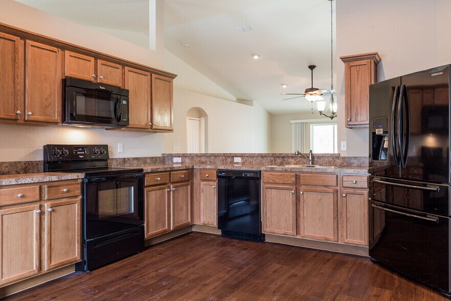Building Photo - 4224 Misty Way