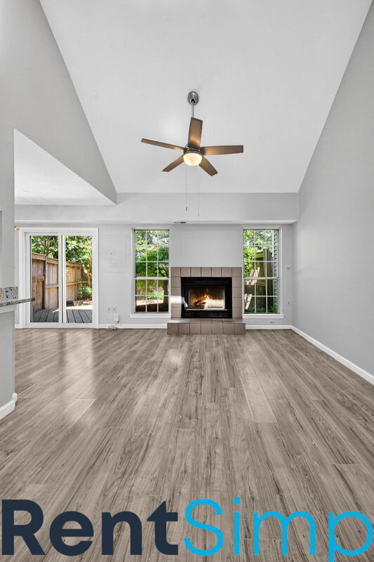 Building Photo - 6018 Creekstone Ln