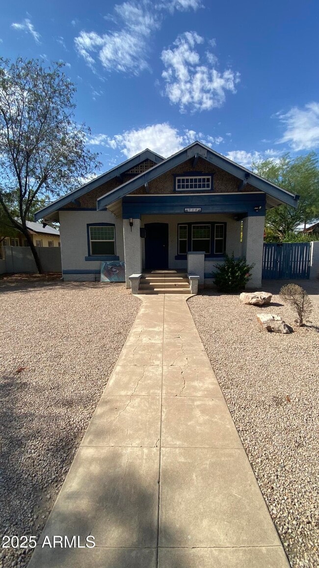 Primary Photo - 714 W Roosevelt St