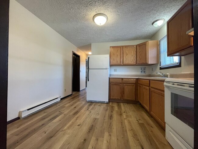 Building Photo - 407 Parker St