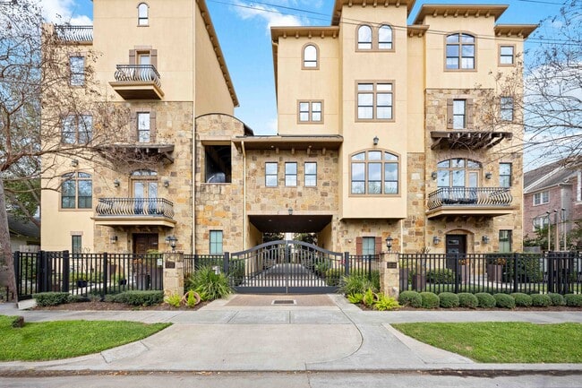 Welcome to Balconies at Bomar - 328 Bomar St