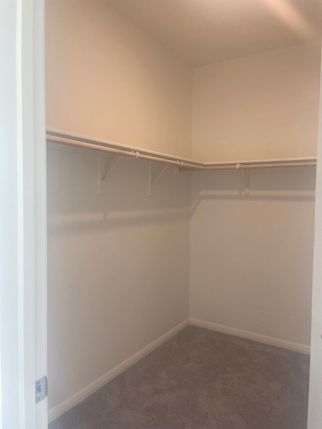 Building Photo - 617 Alterra Way
