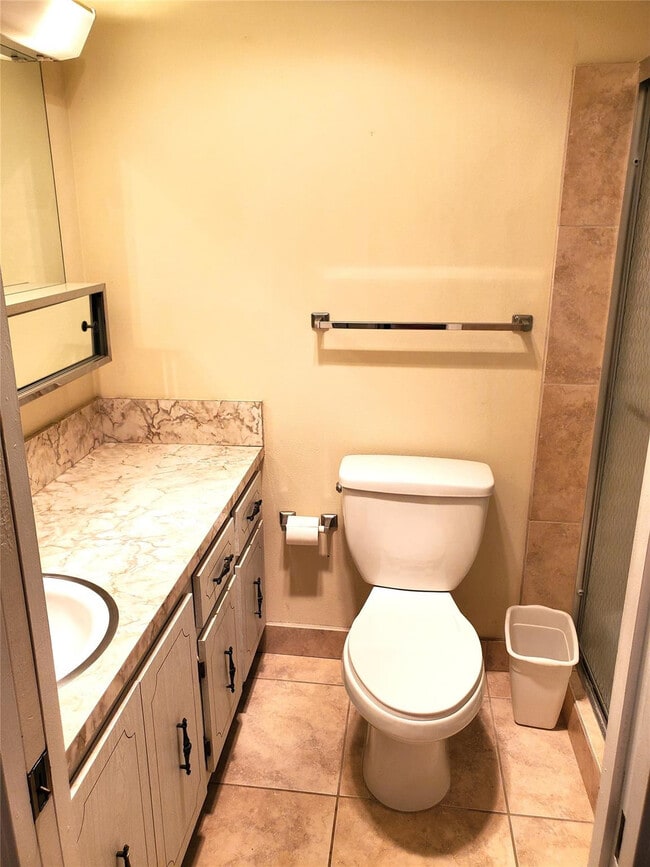 Building Photo - 1152 Circle Dr