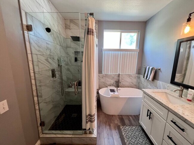 Building Photo - Beautifully upgraded 4 bedroom Murrieta home!