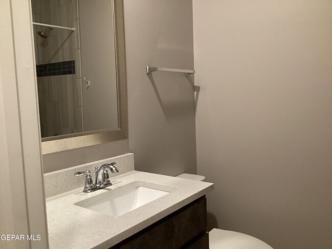 Building Photo - 1087 Brass Hl Ave