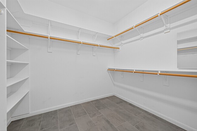 Building Photo - 901 Longmire Rd