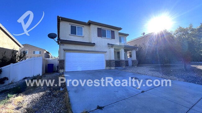 Building Photo - 4 Bed, 2.5 Bath Victorville Home!