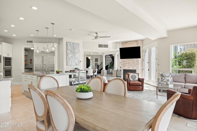 Building Photo - 1407 E Coral Cove Dr