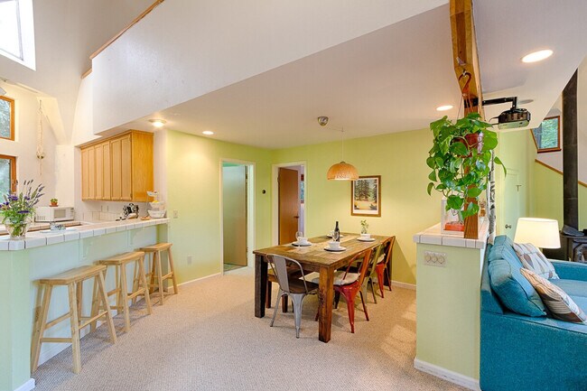 Building Photo - 1785 Austin Creek Rd