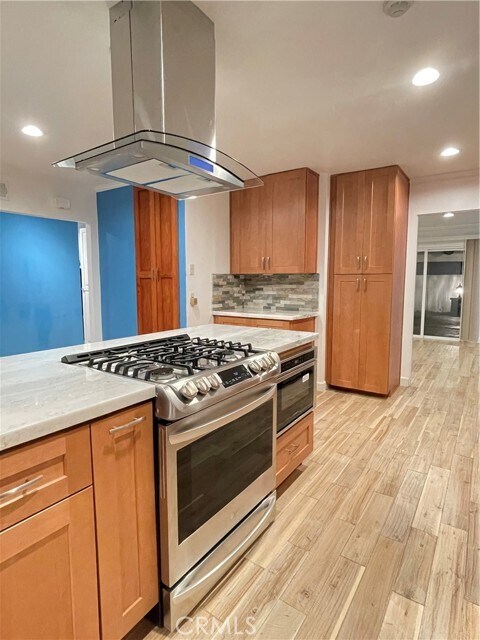 Building Photo - 6326 Villa Rosa Dr