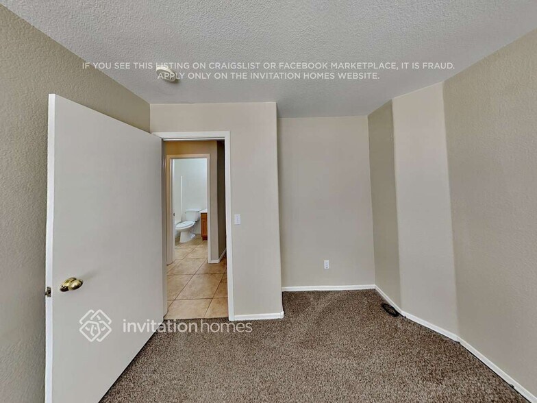 Building Photo - 866 E Mohave Ln