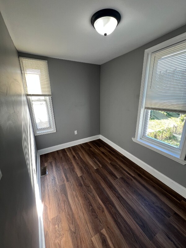 Building Photo - 547 High St