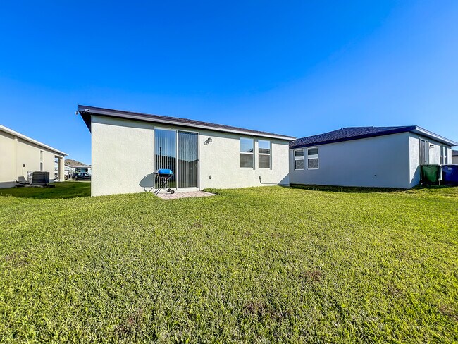 Building Photo - 2362 Brassie Ct